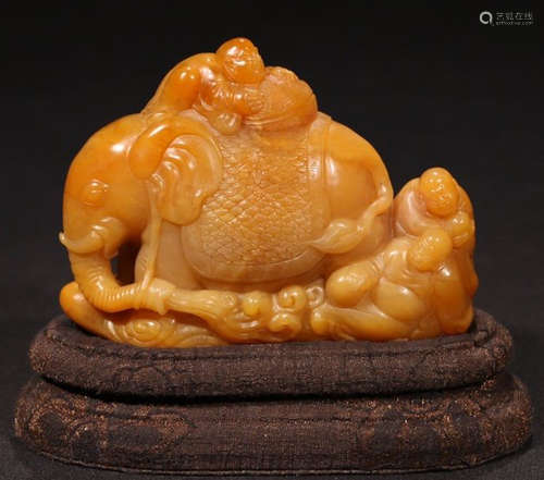 A TIANHUANG STONE CARVED KID&ELEPHANT PENDANT