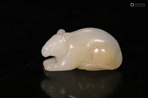 A Chinese Carved Hetian Jade Mouse Ornament