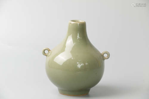 A Chinese Pea Green Glazed Porcelain Double Ears Vase