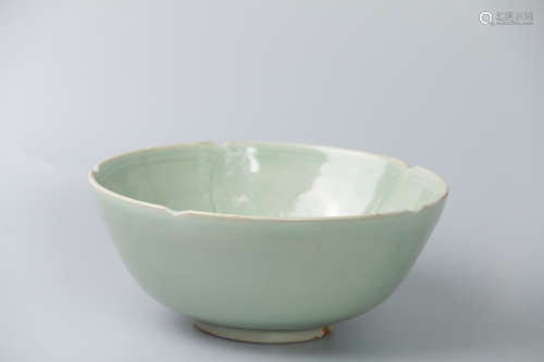 A Chinese Royal Kiln Porcelain Bowl