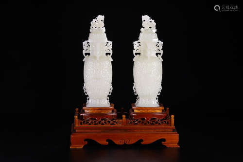 A Chinese Dragon Carved Hetian Jade Vase