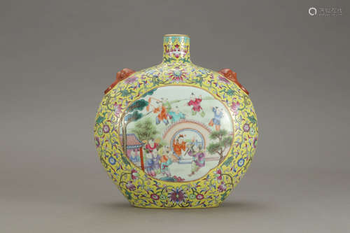 A Chinese Famille Rose Painted Porcelain Vase