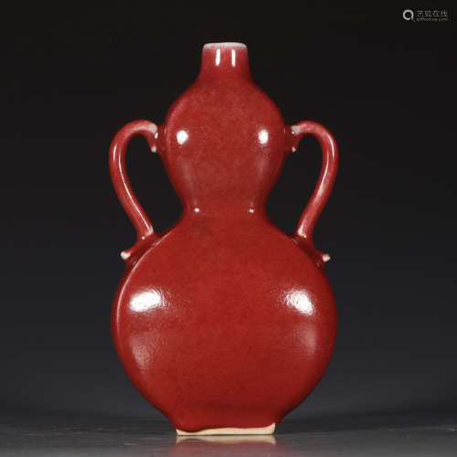 A Chinese Altar Red Porcelain Gourd-shaped Vase