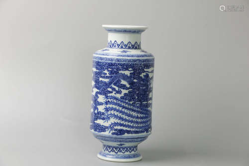 A Chinese Blue and White Dragon&phoenix Pattern Porcelain Vase