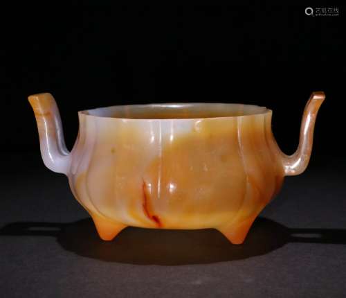 A CHINESE AGATE INCENSE BURNER