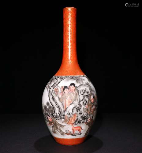 A CHINESE ALUM RED GILT PORCELAIN BOTTLE