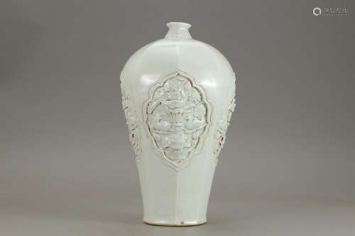 A Chinese White Glazed Painted Porcelain Vase