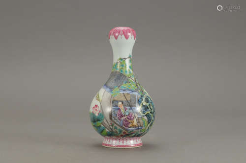 A Chinese Famille Rose Porcelain Garlic Bottle