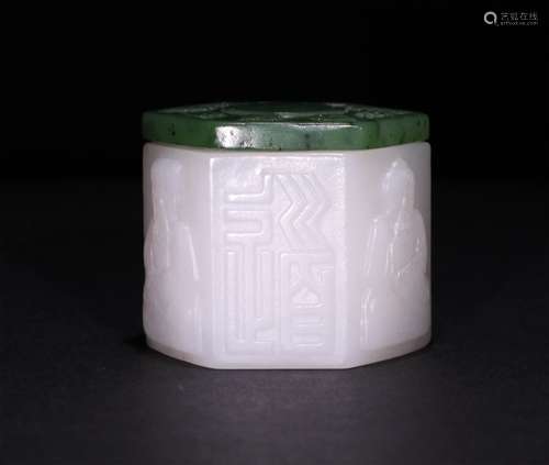 A CHINESE CARVED HETIAN JADE THUMB RING WITH BOX