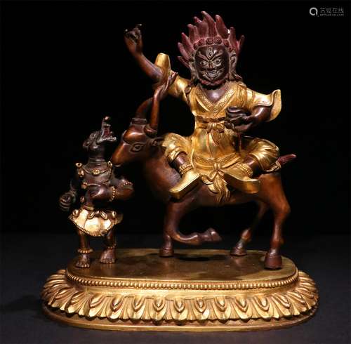 A CHINESE GILTING BRONZE GOD STATUE