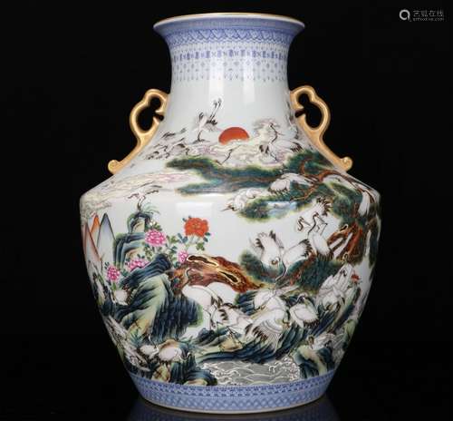 A CHINESE FAMILLE ROSE PORCELAIN BOTTLE