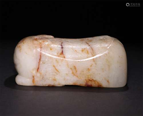 A CHINESE CARVED HETIAN JADE PULSE PILLOW