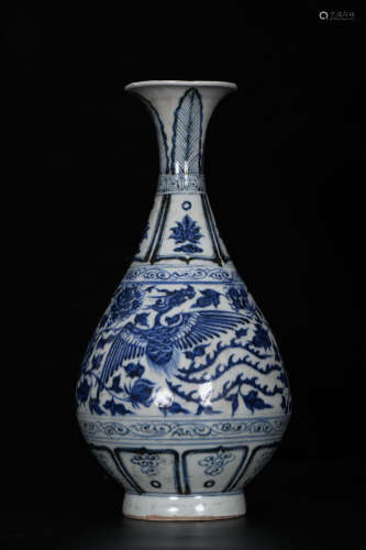 A Chinese Blue and White Floral Porcelain Pot