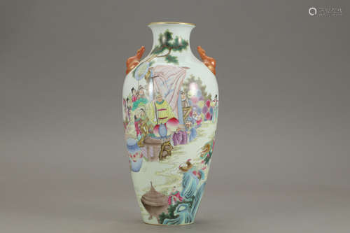 A Chinese Famille Rose Figure Painted Porcelain Vase