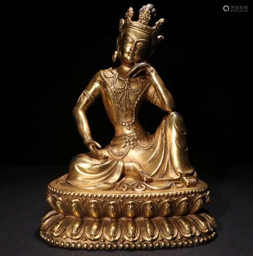 A CHINESE GILTING BRONZE GUANYIN STATUE