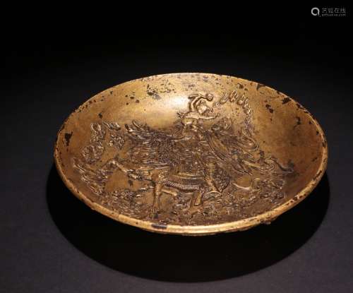 A CHINESE PAINTED GOLD PLATE