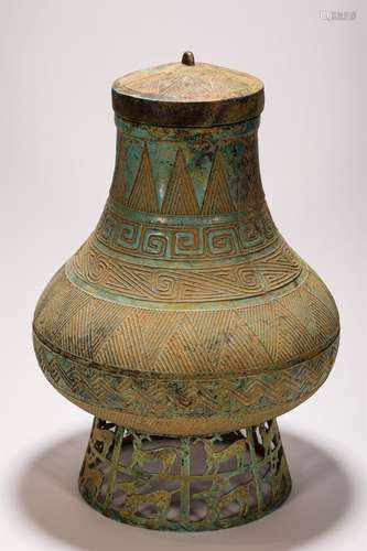 A CHINESE BRONZE BOTTLE