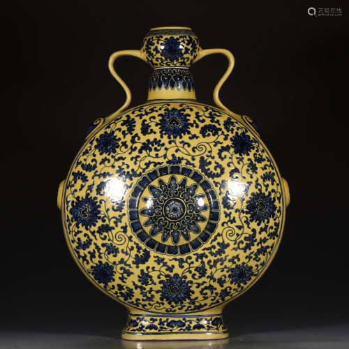 A Chinese Yellow Blue and White Floral Porcelain Vase