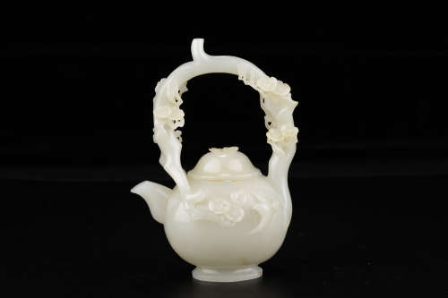 CHINESE CARVED HETIAN JADE TEAPOT