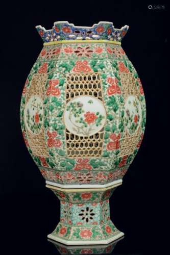 A Chinese famille verte recticulated hexagonal por…