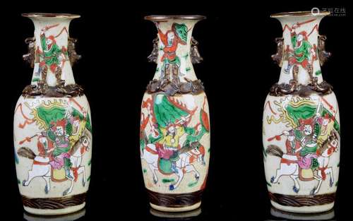 A garniture of three Chinese crackled porcelain va…