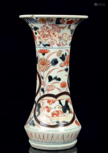 A small Japanese Imari vase, Japan, 19/20th centur…