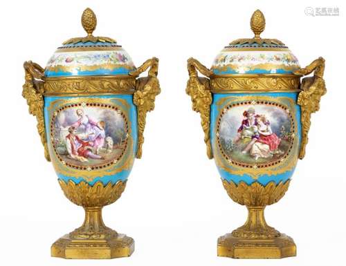 Pair of small vases with two handles and their lid…