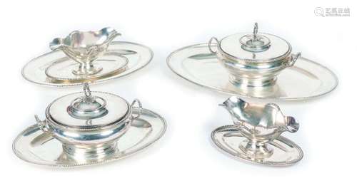 Set of 8 pieces in the Louis XVI style in 950/1000…