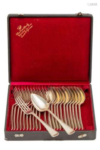 Twelve Dutch silver table spoons and forks in fitt…