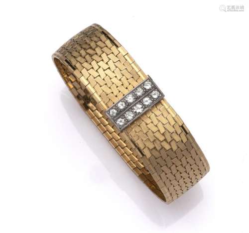 An 18k gold diamond bracelet