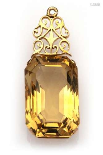 A 14k gold retro citrine pendant