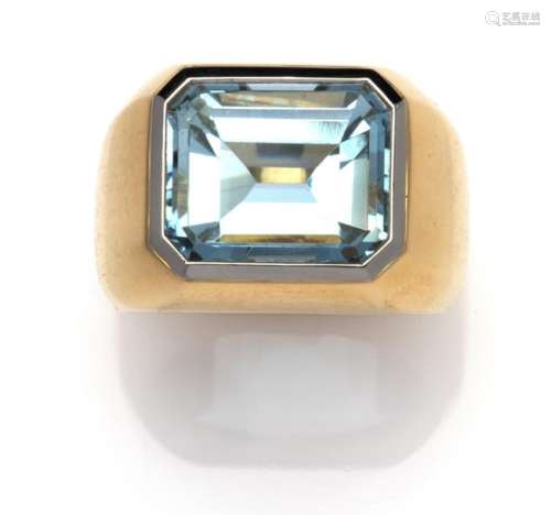 An 18k gold aquamarine ring, by Steltman