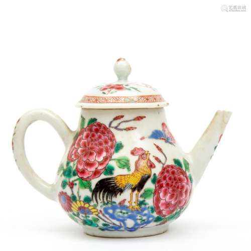A famille rose cockerel teapot
