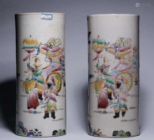 PAIR OF FAMILLE ROSE GLAZE VASE PAINTED WITH FIGURE