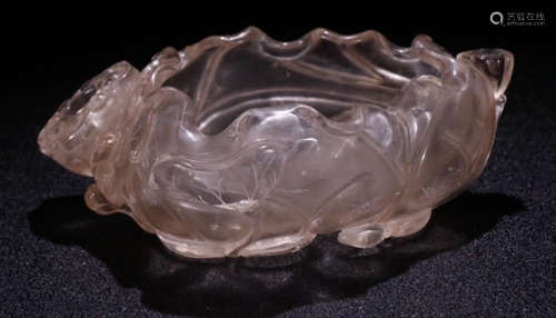 A CRYSTAL BRUSH WASHER SHAPED WITH LOTUS