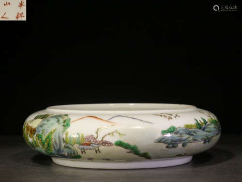 A FAMILLE ROSE GLAZE BRUSH WASHER PAINTED WITH LANDSCAPE