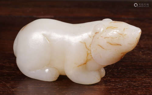 A HETIAN WHITE JADE PENDANT SHAPED WITH BEAR