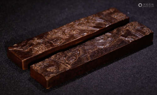 PAIR OF CHENXIANG WOOD PAPERWEIGHT CARVED WITH STORY