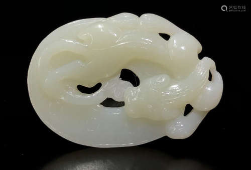 A HETIAN JADE PENDANT SHAPED WITH DRAGON