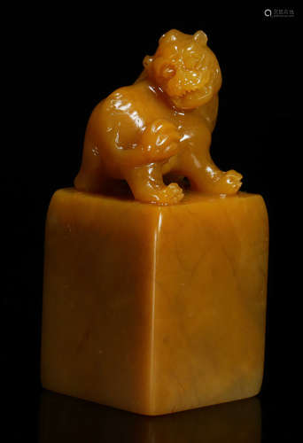 A TIANHUANG STONE SEAL SHAPED WITH BEAST