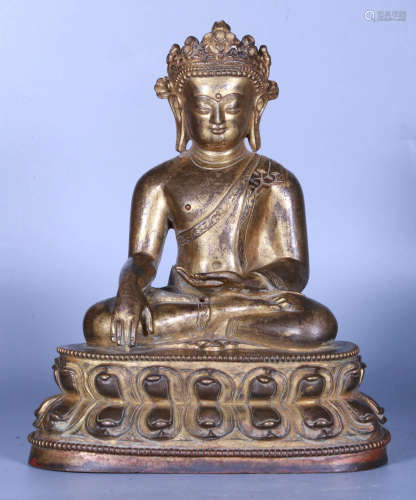 A GILT BRONZE PHARMACIST BUDDHA STATUE