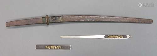 A JAPANESE DECORATED KOZUKA, KOGAI AND A MODEL OF A KATANA, SHÔWA PERIOD, 20TH CENTURY