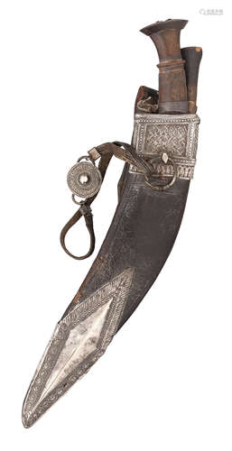 A NEPALESE SILVER-MOUNTED DAGGER (KUKRI)