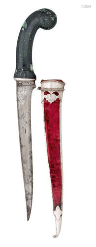 A FINE NORTH INDIAN JADE-HILTED DAGGER (PESH KABZ)