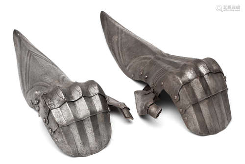 TWO GAUNTLETS IN THE LATE 15TH CENTURY GERMAN 'GOTHIC' STYLE