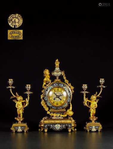 1875年制 鎏金珐琅小天使饰三件套钟