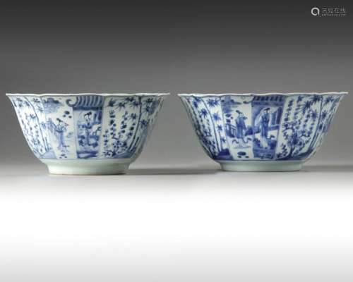 A PAIR OF BLUE AND WHITE FOLIATE RIMMED BOWLS,