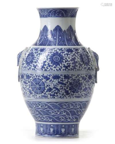 A CHINESE BLUE AND WHITE VASE, CHINA, QING DYANSTY…