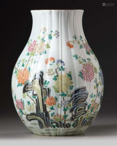 A CHINESE FAMILLE ROSE RIBBED VASE