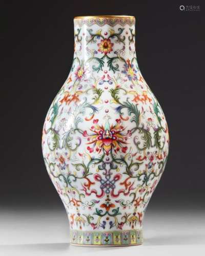 A CHINESE FAMILLE ROSE 'FLORAL' VASE, CHINA, 20TH …